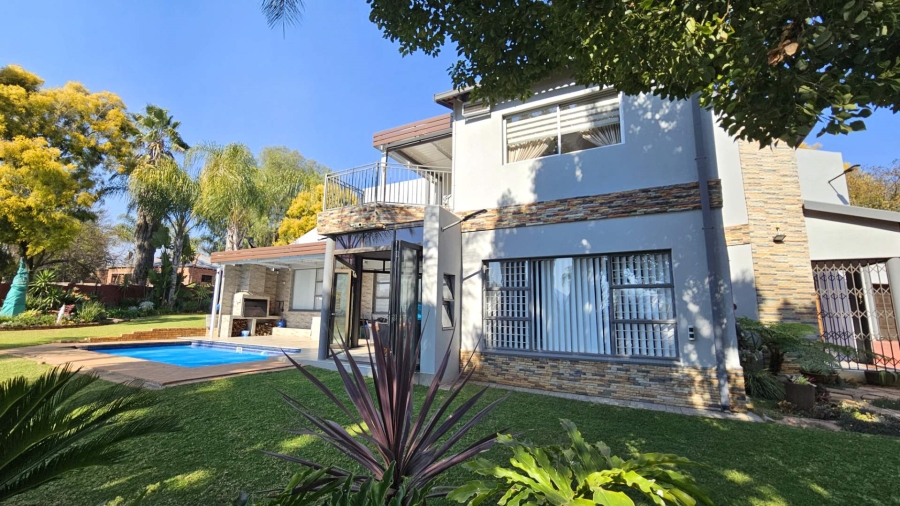 4 Bedroom Property for Sale in Ifafi North West